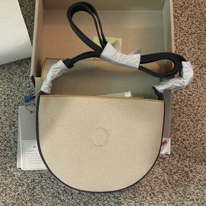 BNIB - Rothy’s Saddle Bag - Ink & Ivory